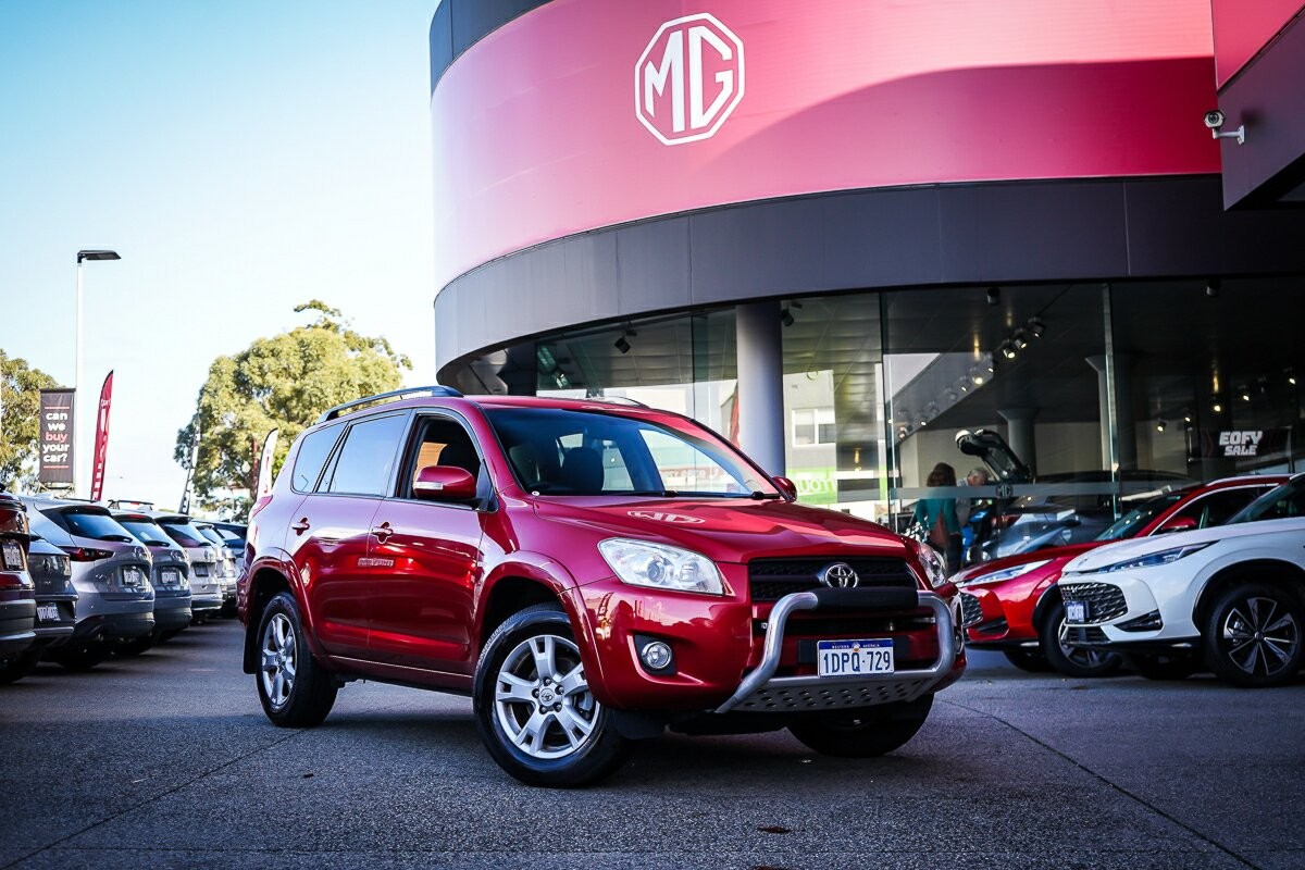 Toyota Rav4 image 2