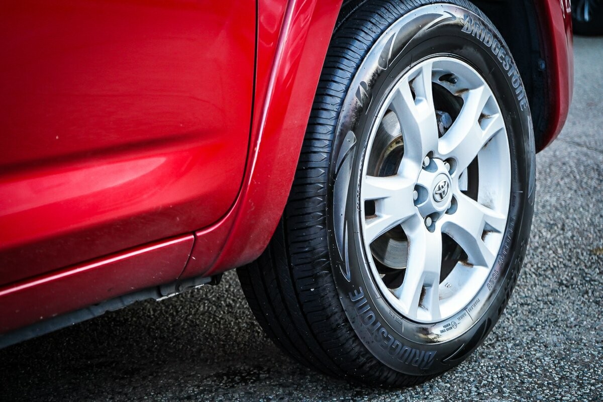 Toyota Rav4 image 4