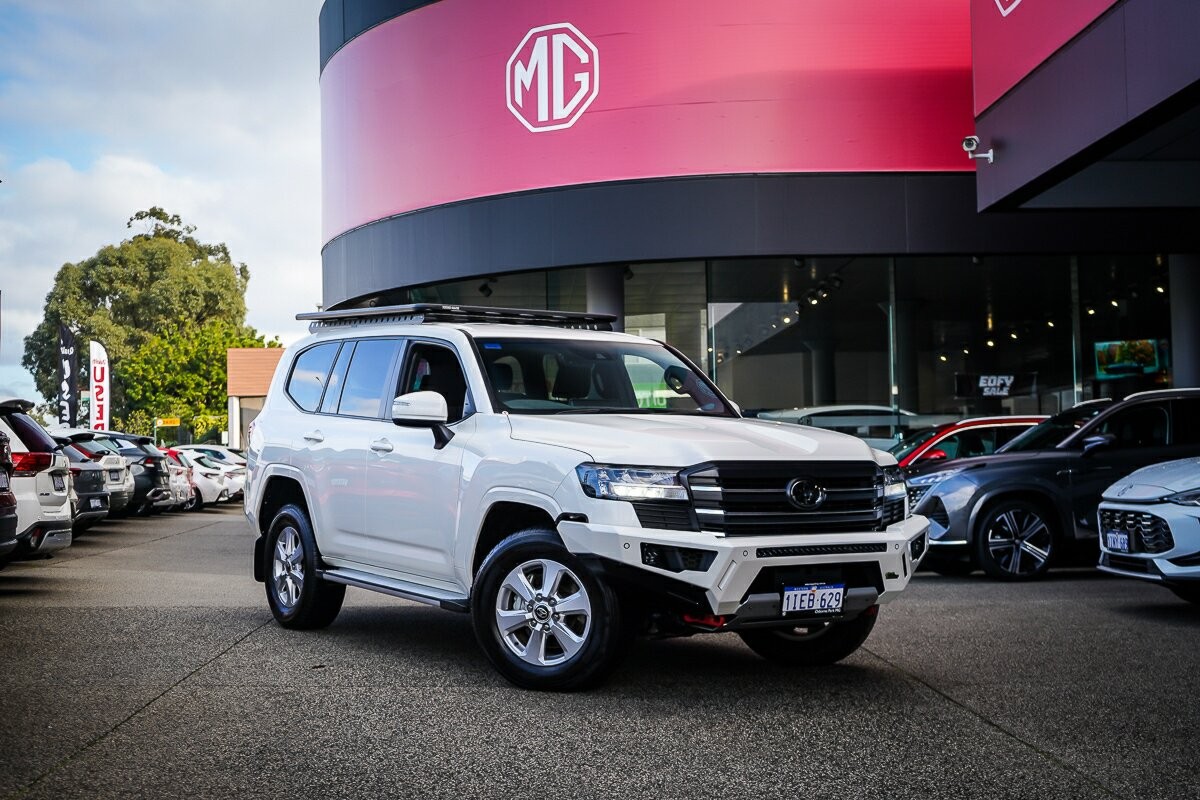 Toyota Landcruiser image 2