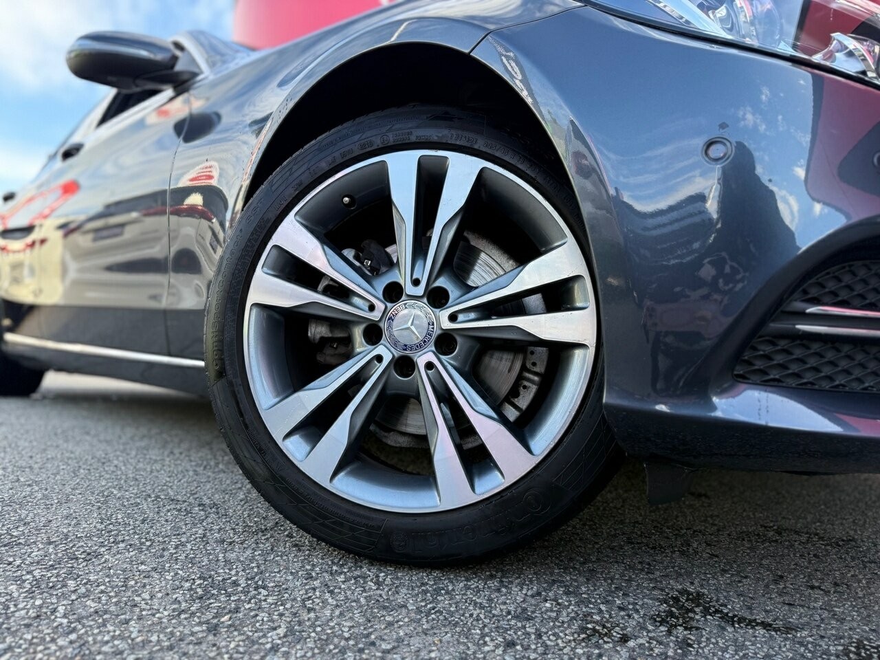 Mercedes Benz C-class image 3
