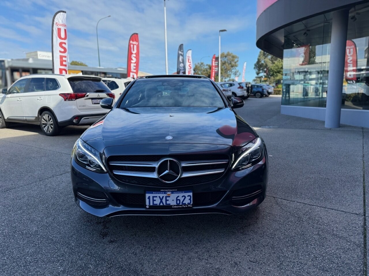 Mercedes Benz C-class image 4