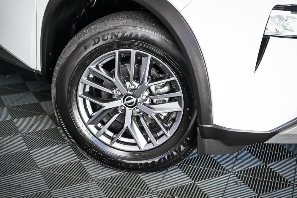 Nissan X-trail image 2