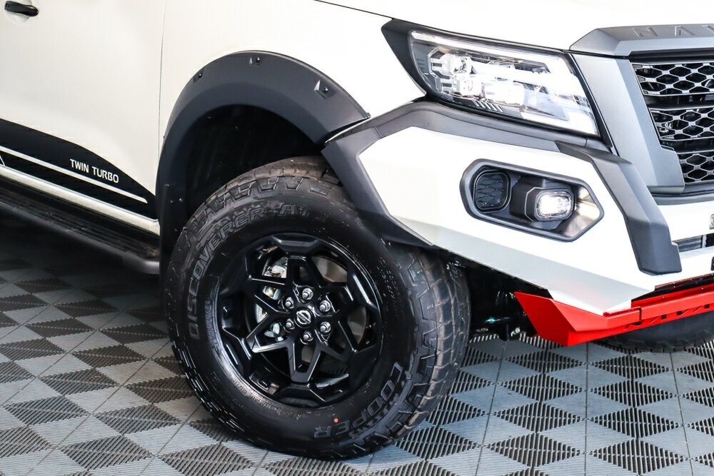 Nissan Navara image 2