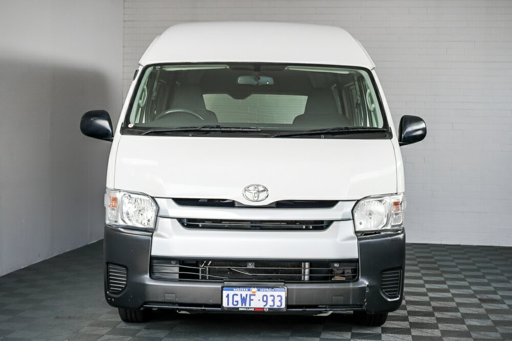 Toyota Hiace image 3