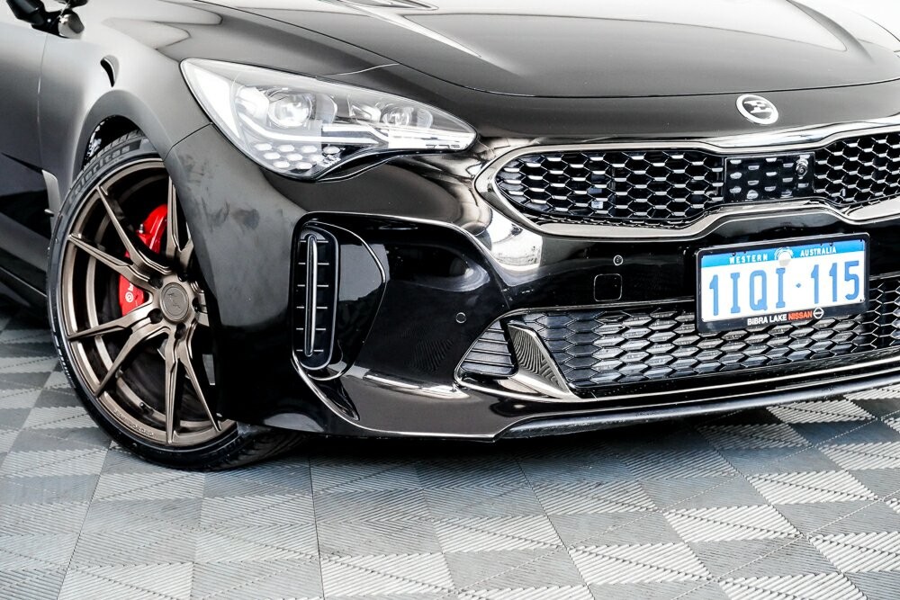 Kia Stinger image 2