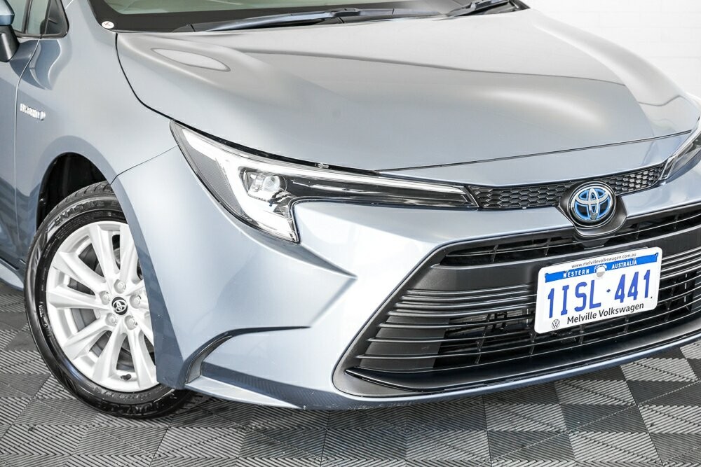 Toyota Corolla image 2