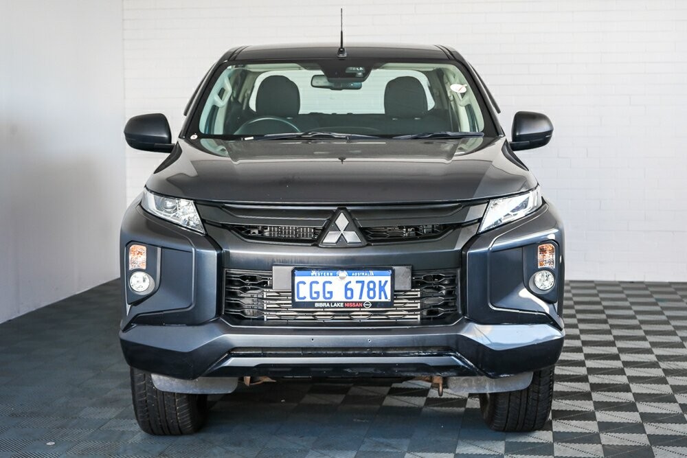 Mitsubishi Triton image 2