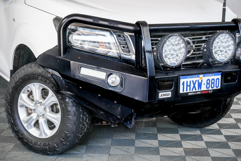 Nissan Navara image 2