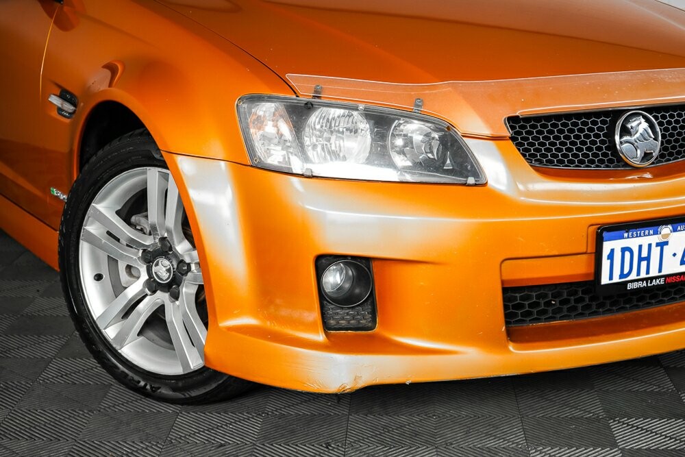 Holden Commodore image 2