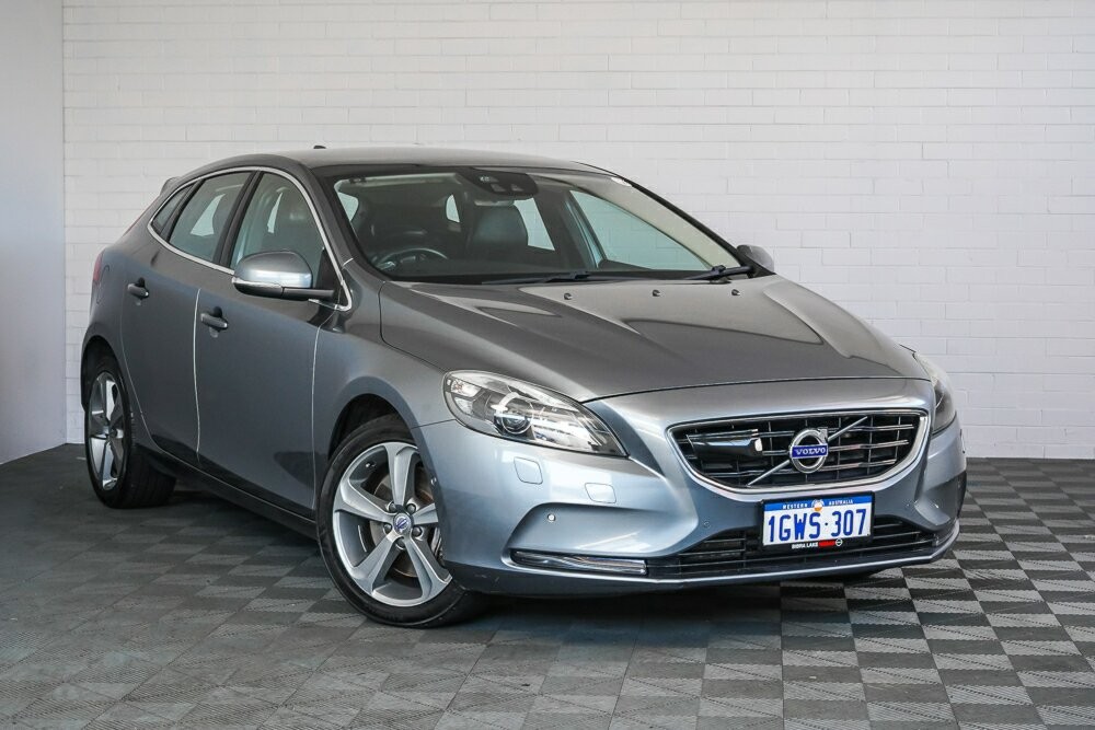 Volvo V40 image 1