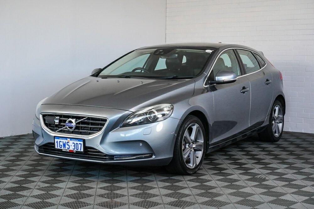 Volvo V40 image 4