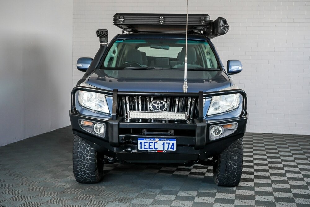 Toyota Landcruiser Prado image 3