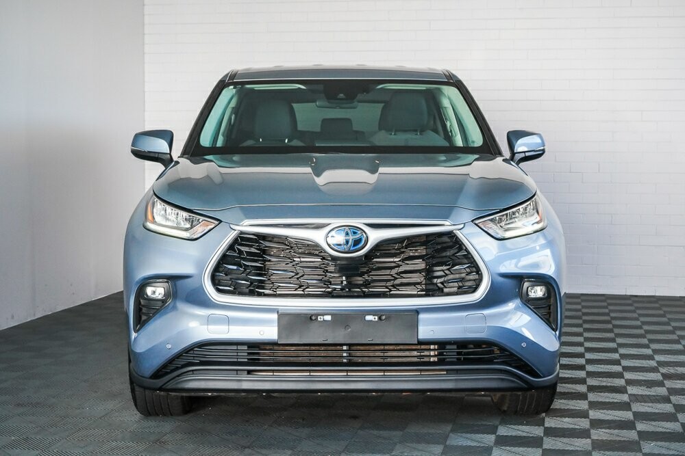 Toyota Kluger image 3
