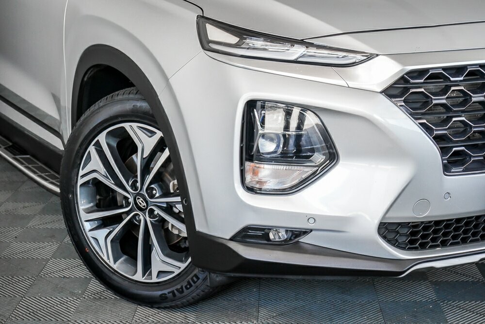 Hyundai Santa Fe image 2