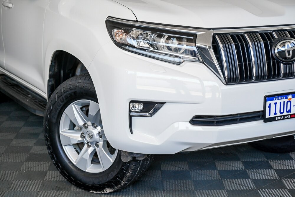 Toyota Landcruiser Prado image 2