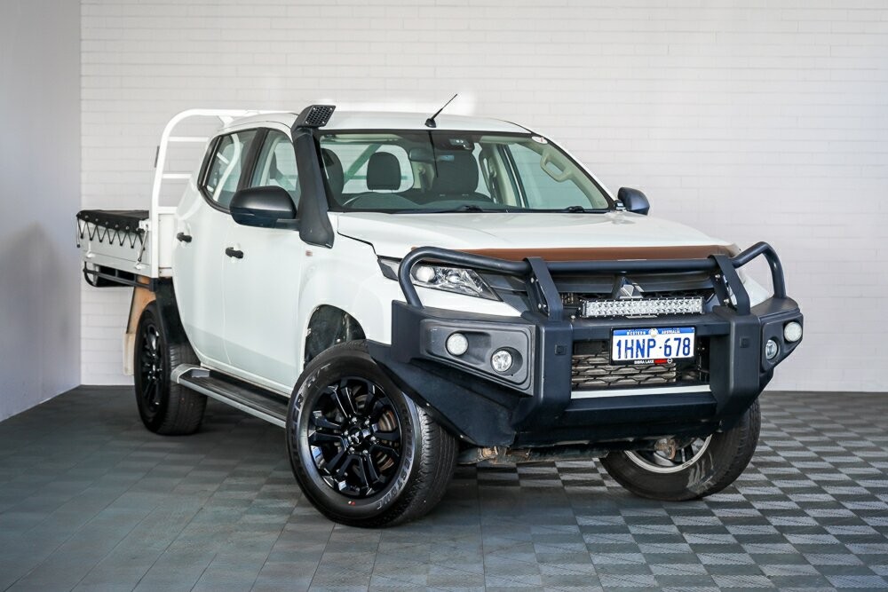 Mitsubishi Triton image 1