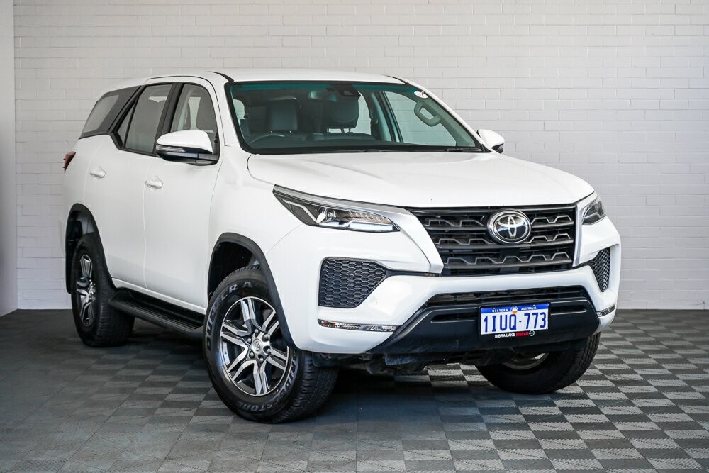 Toyota Fortuner image 1