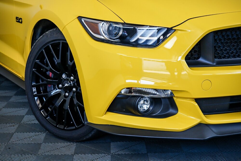 Ford Mustang image 2