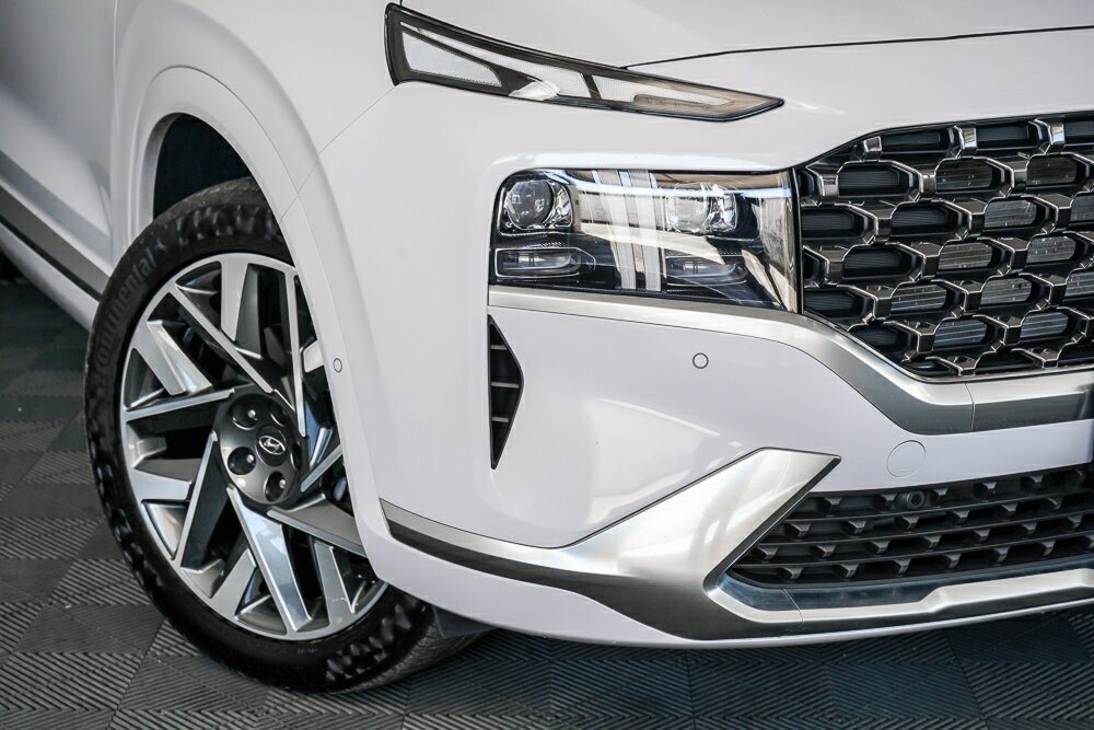 Hyundai Santa Fe image 2