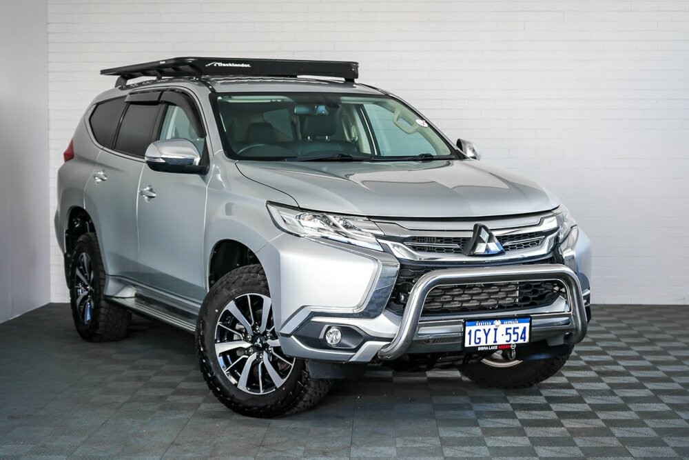 Mitsubishi Pajero Sport image 1