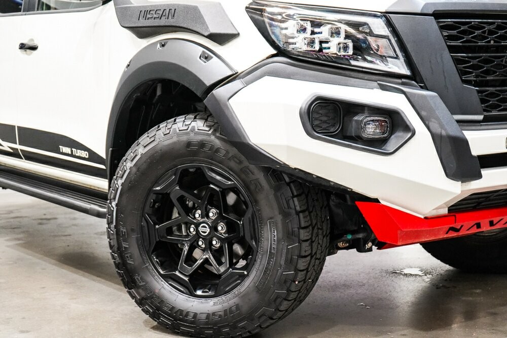 Nissan Navara image 2