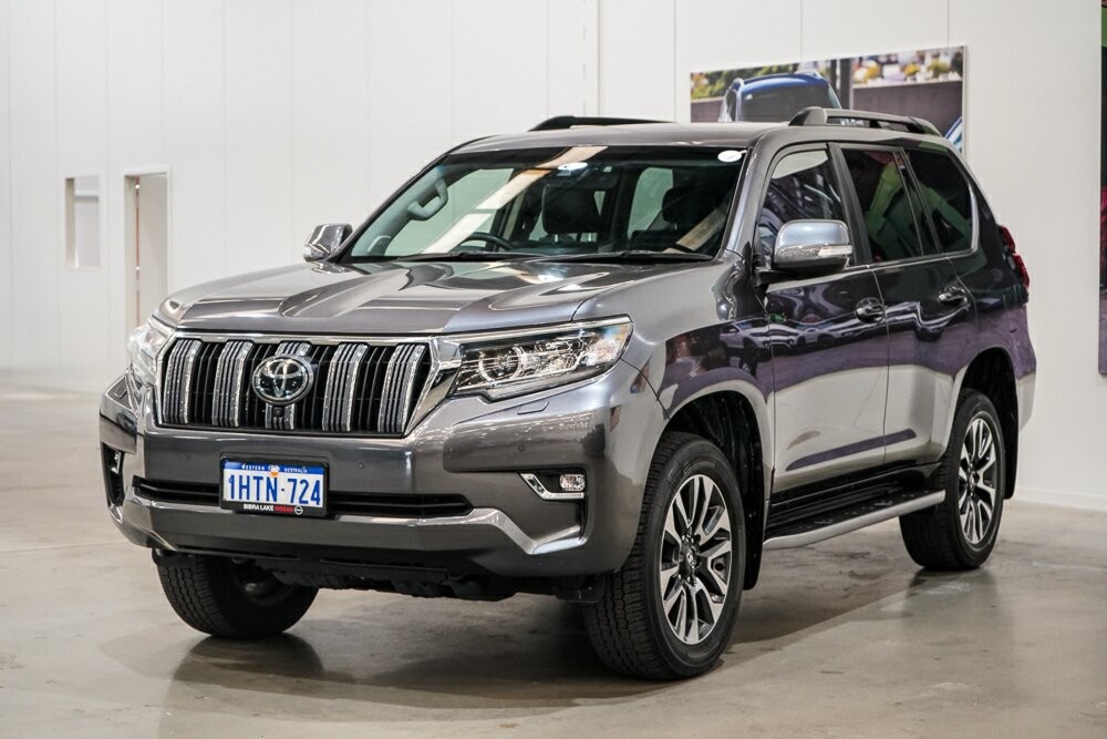 Toyota Landcruiser Prado image 3