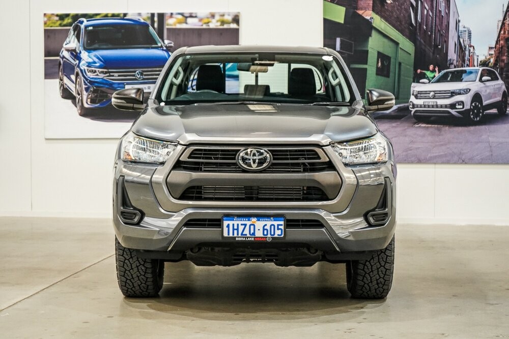 Toyota Hilux image 3