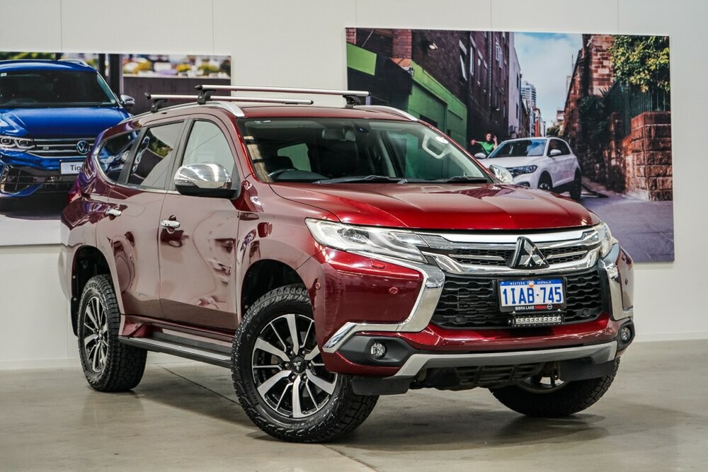 Mitsubishi Pajero Sport image 1