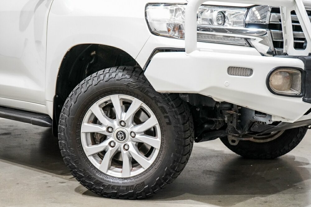 Toyota Landcruiser image 2