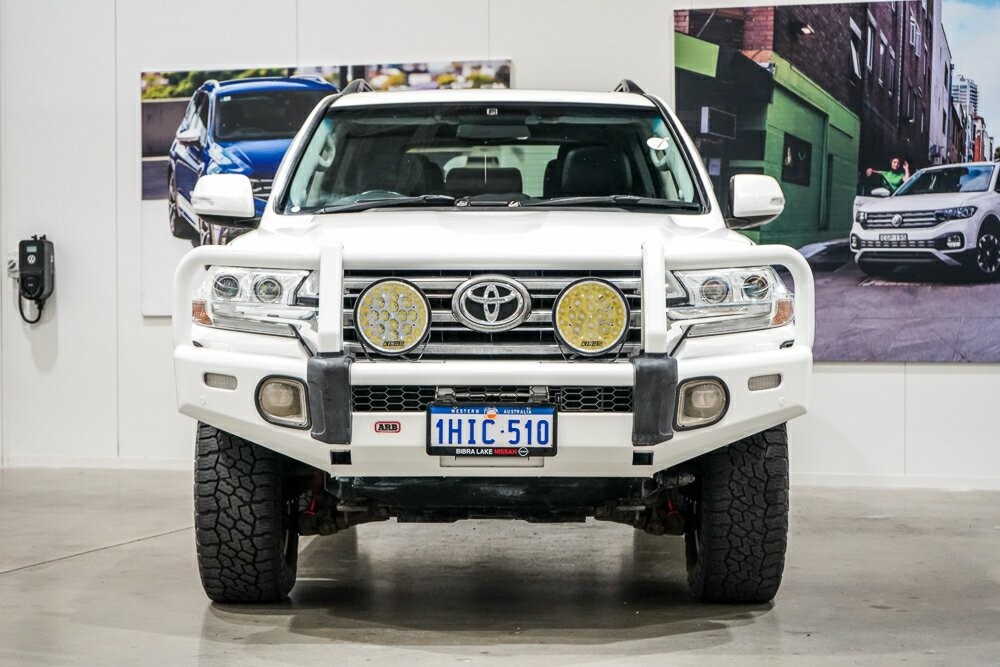 Toyota Landcruiser image 3
