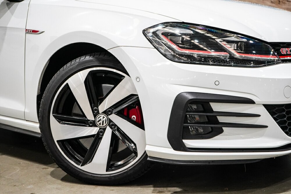 Volkswagen Golf image 2