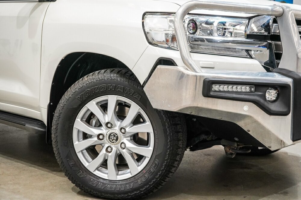 Toyota Landcruiser image 2