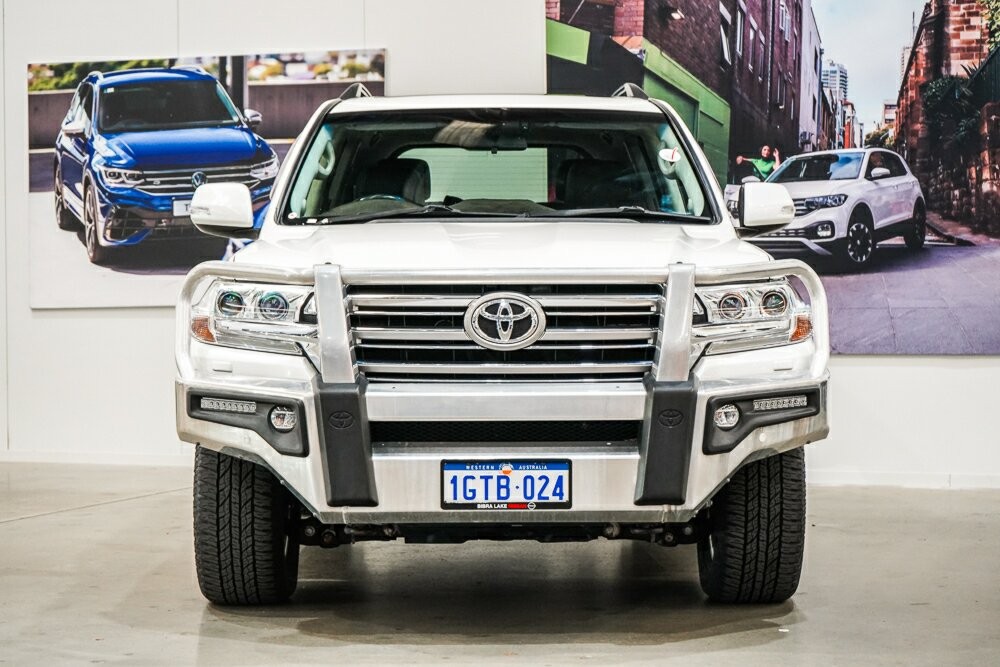 Toyota Landcruiser image 3