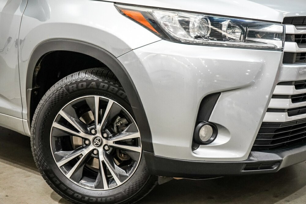 Toyota Kluger image 2