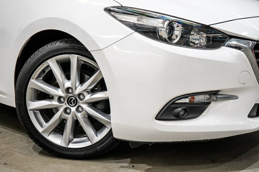 Mazda 3 image 2