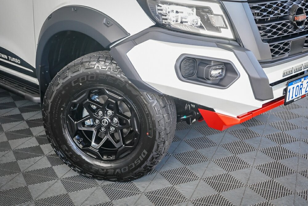 Nissan Navara image 2