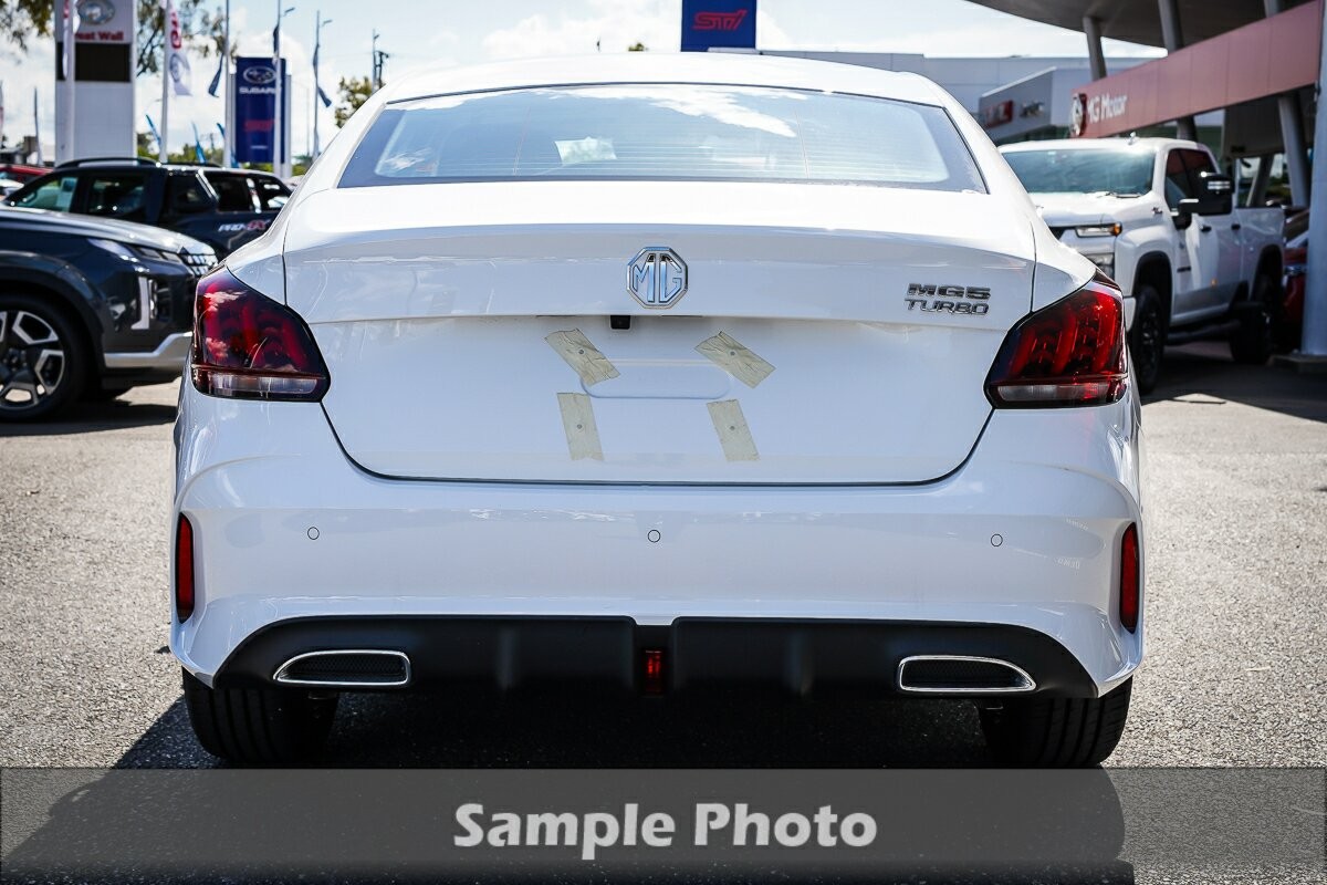 MG Mg5 image 3