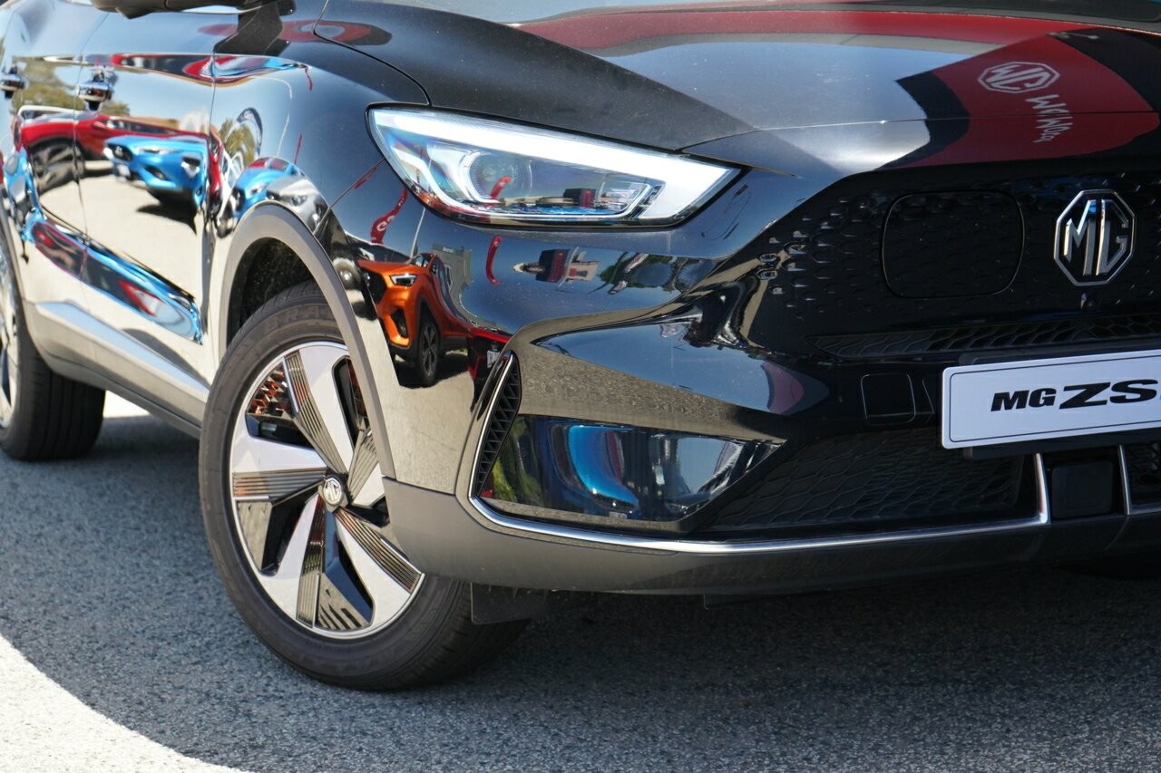 MG Zs Ev image 2