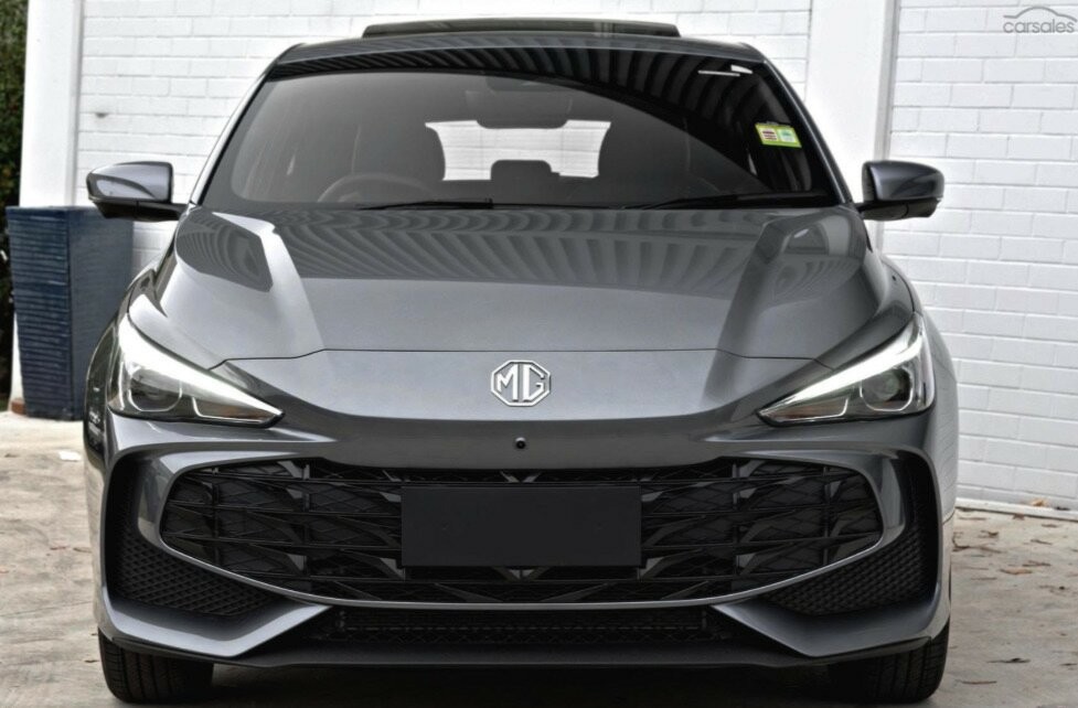 MG Mg3 image 2