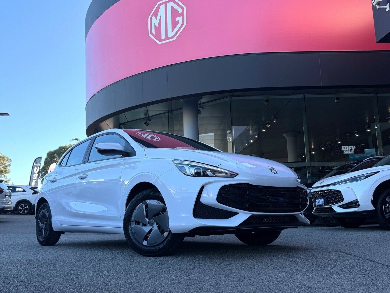 MG Mg3 image 2