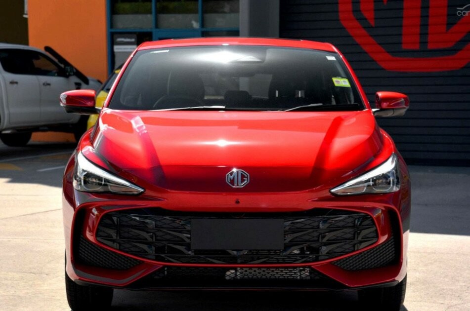 MG Mg3 image 2