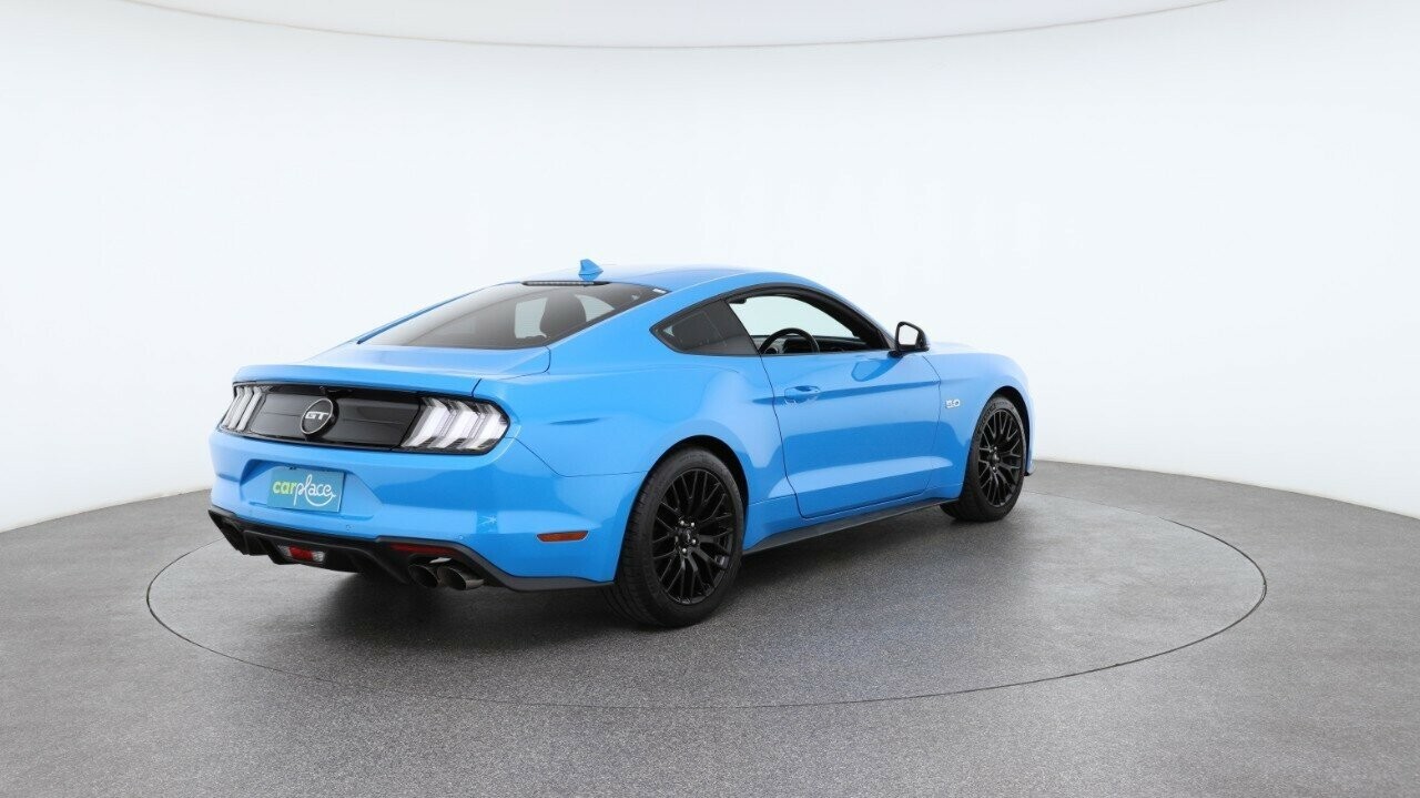Ford Mustang image 4