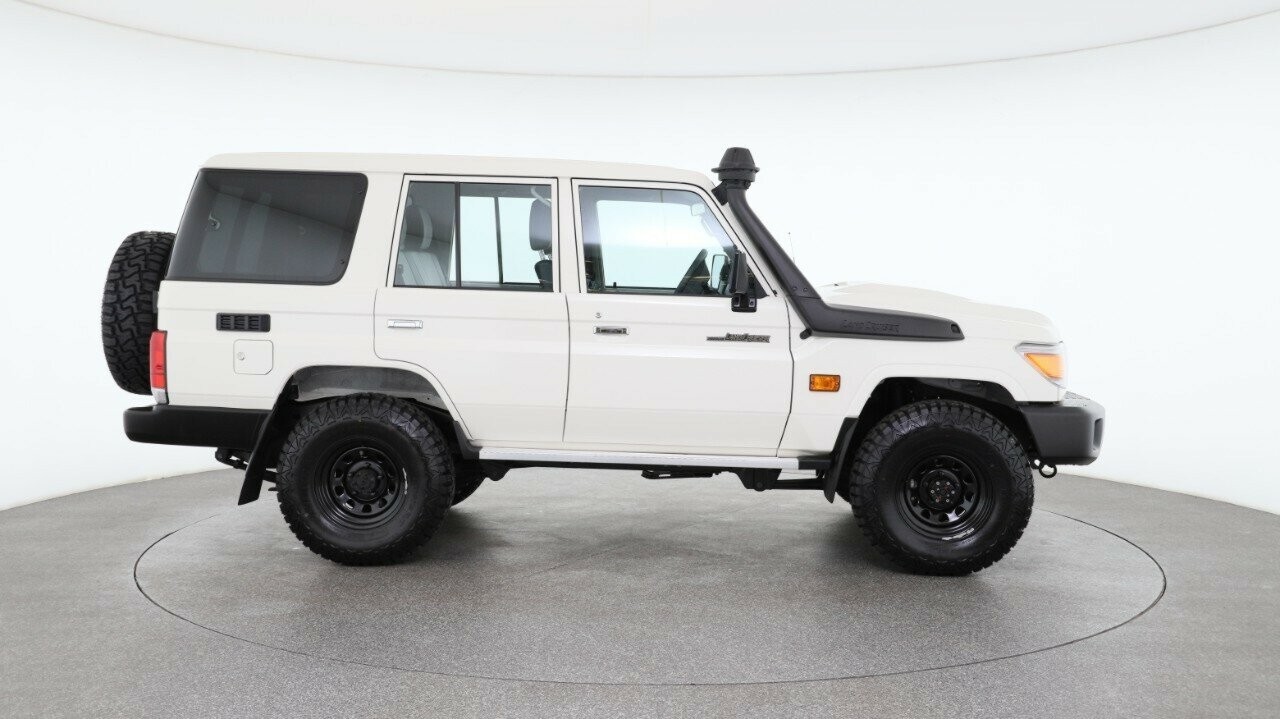 Toyota Landcruiser image 4