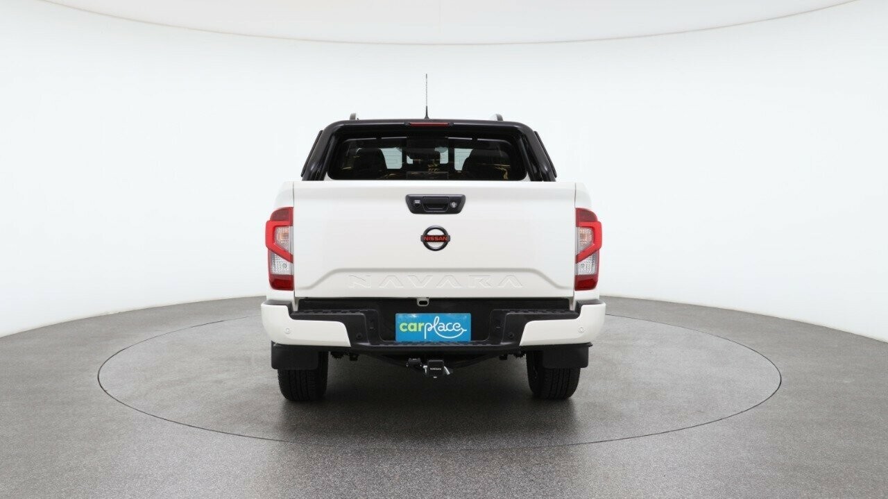 Nissan Navara image 2