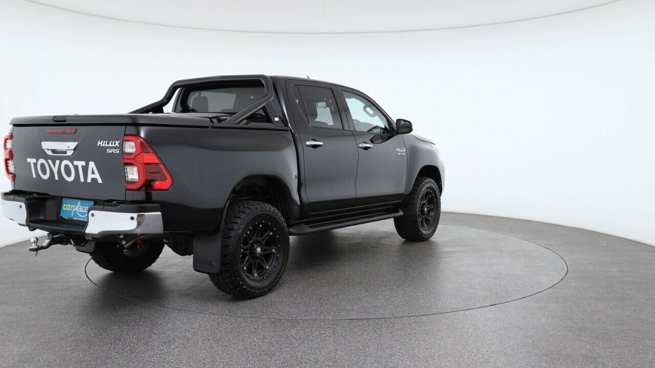 Toyota Hilux image 3
