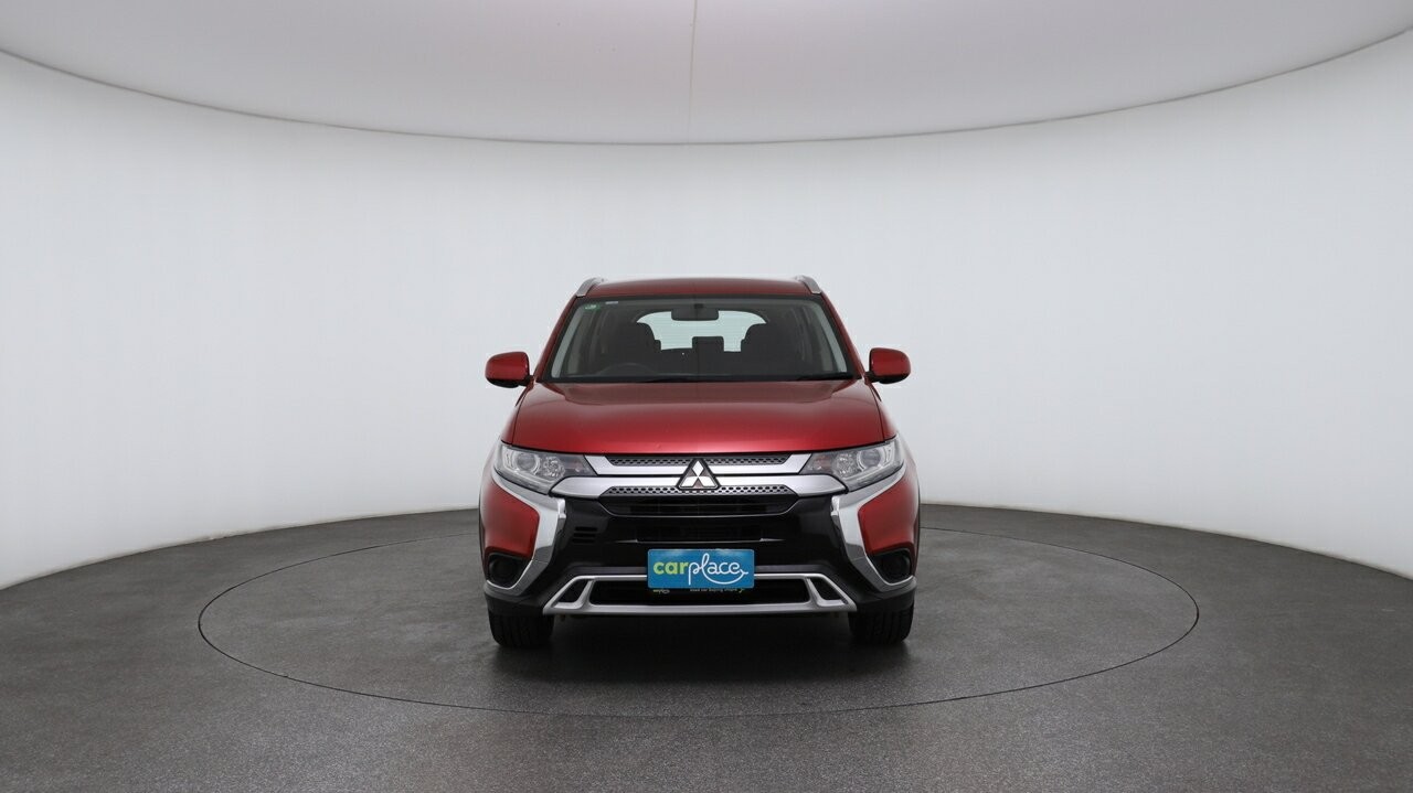 Mitsubishi Outlander image 2