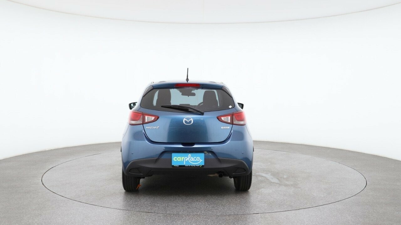 Mazda 2 image 2