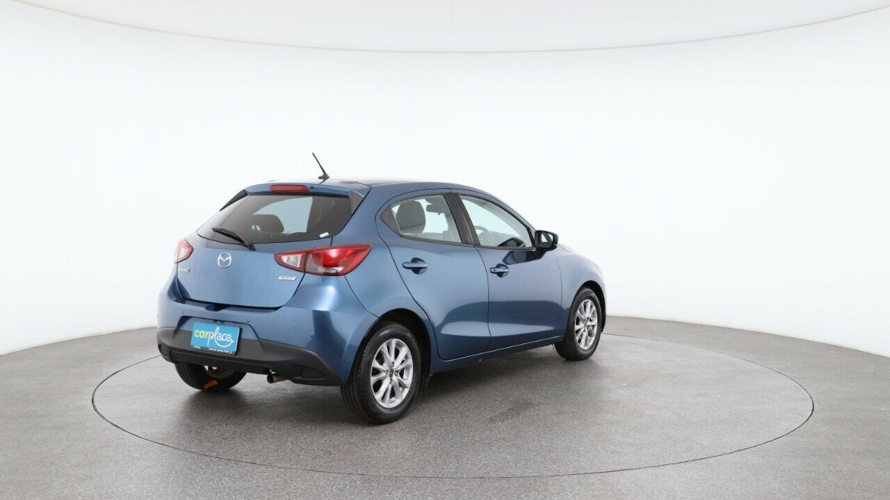 Mazda 2 image 4