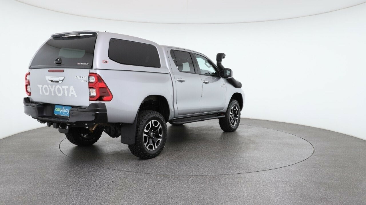 Toyota Hilux image 4