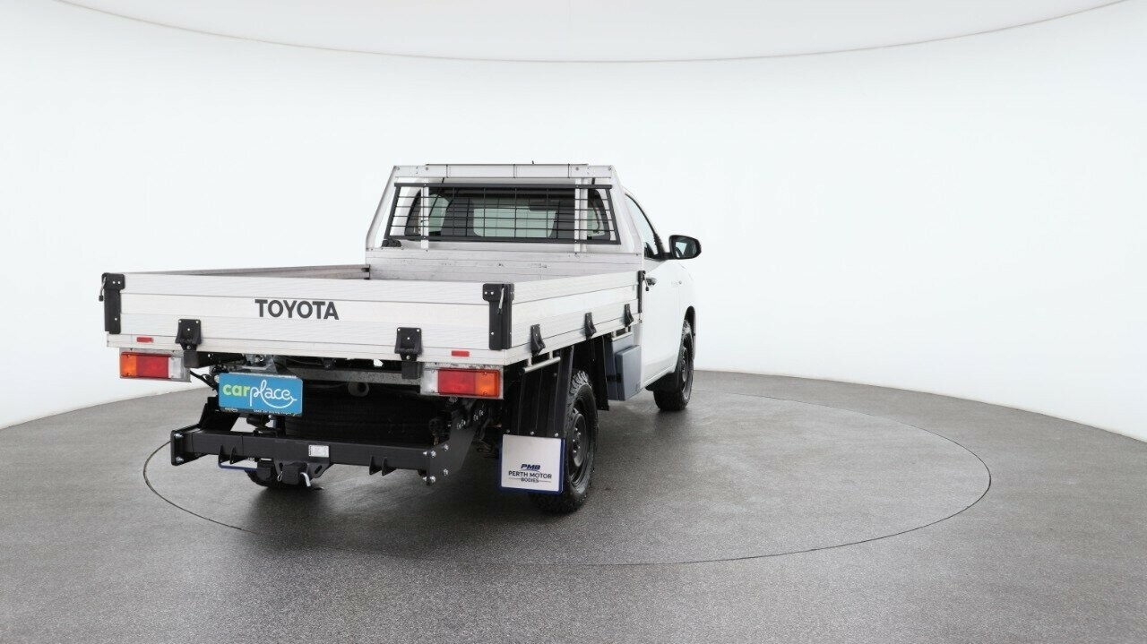 Toyota Hilux image 3